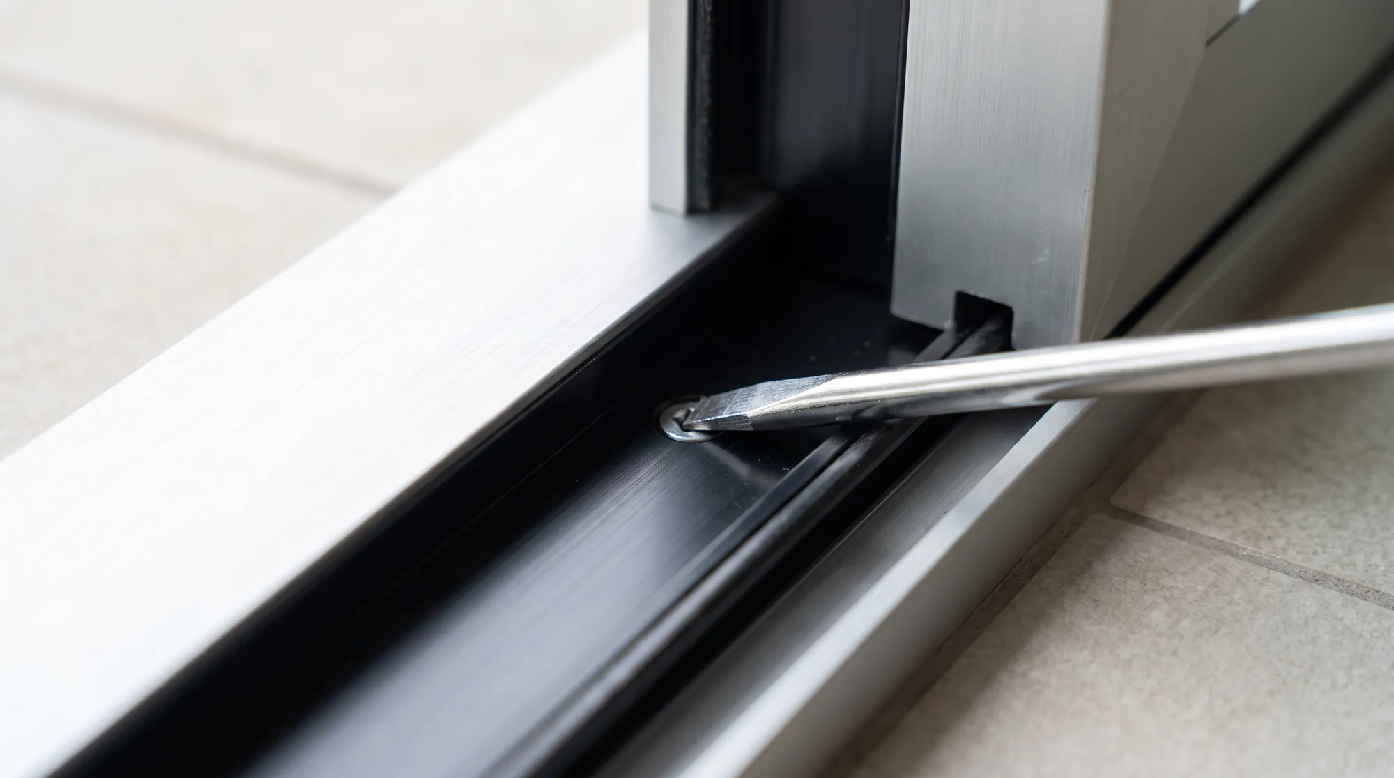 Roulettes de porte-patio&nbsp;: ajuster, nettoyer ou remplacer&nbsp;?